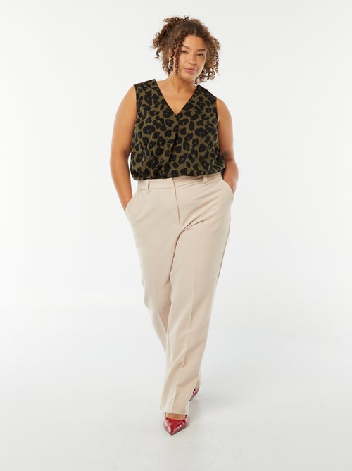 Blouse uni avec couture fantaisie au col - Kiabi