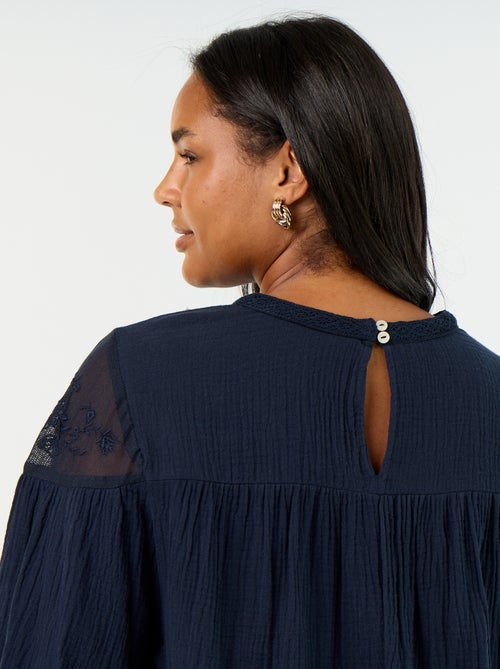 Blouse uni en gaze de coton et dentelle - Kiabi Blouse uni en gaze de coton et dentelle - Kiabi