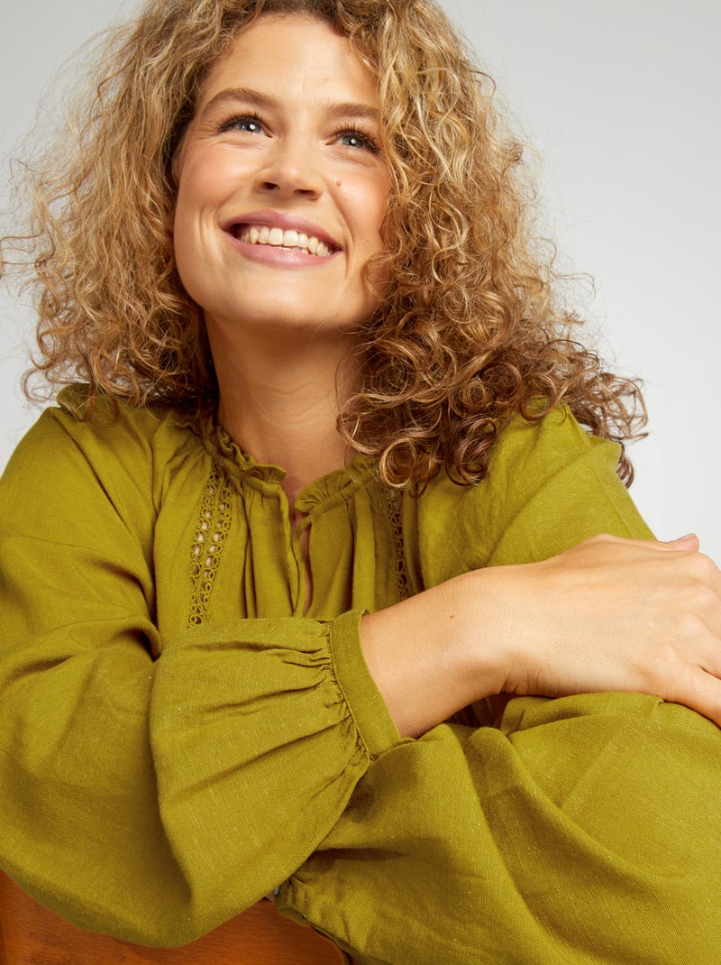 Blouse unie volantée et ajourée Vert - Kiabi