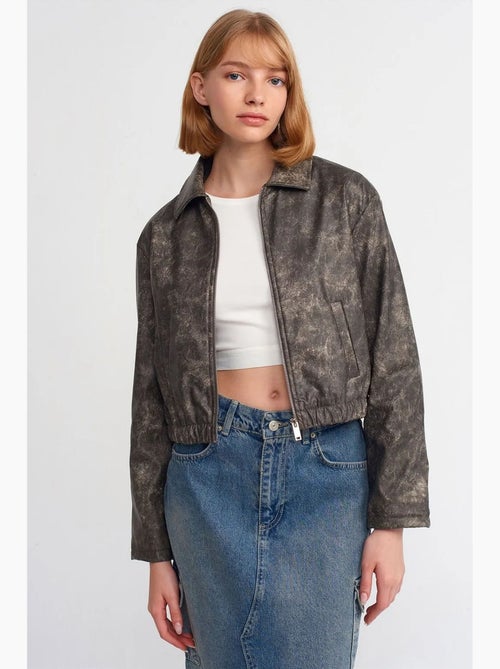 Blouson bomber court en similicuir dilvin - Kiabi Blouson bomber court en similicuir dilvin - Kiabi