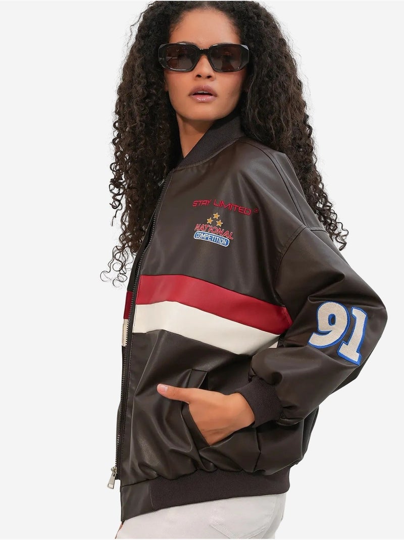 Blouson bomber oversize en similicuir avec détails en patch bdart Marron foncé - Kiabi