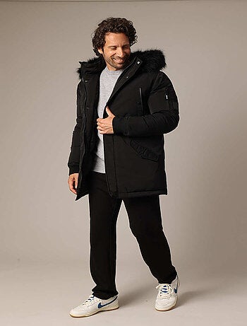 Blouson chaud avec col en imitation fourrure
'Deeluxe'