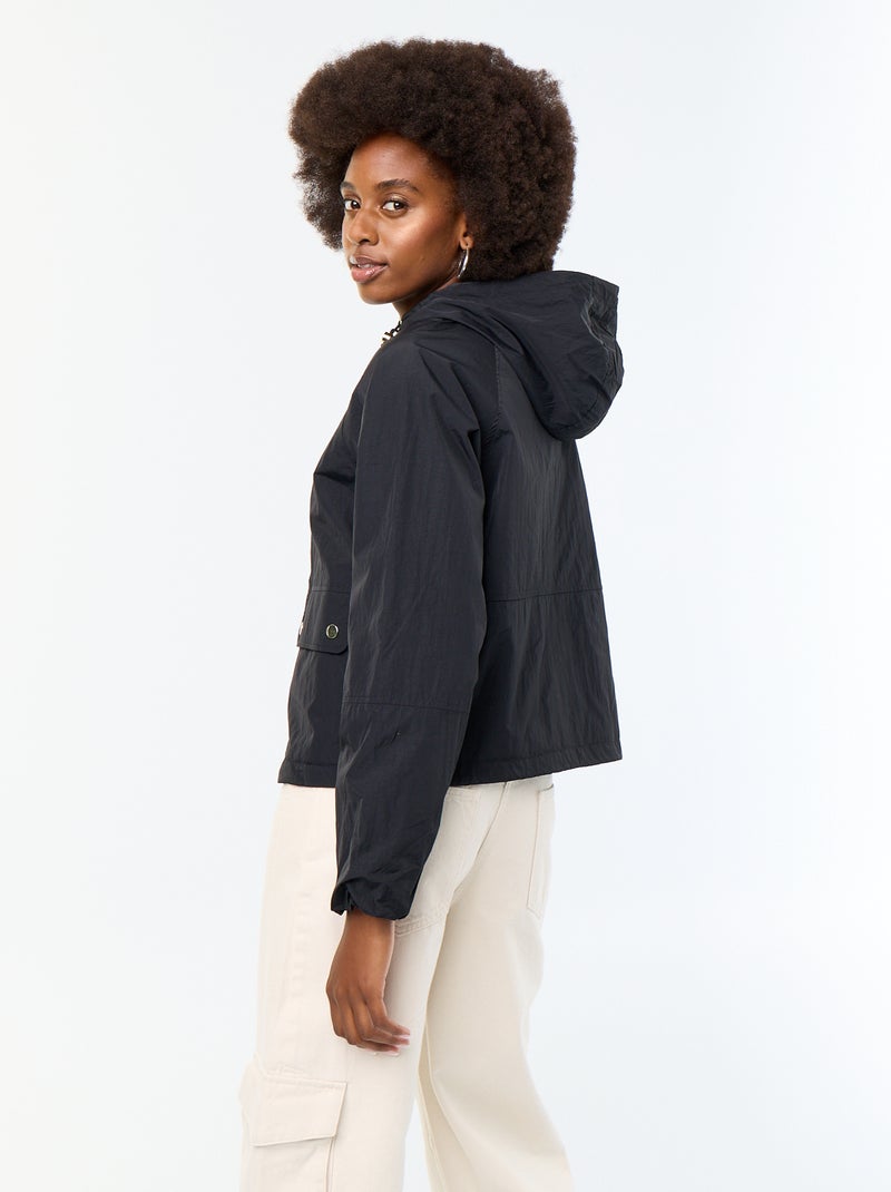 Blouson coupe-vent à capuche avec poches à rabat Noir - Kiabi