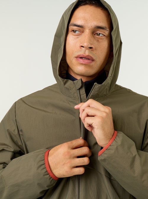 Blouson coupe-vent à capuche déperlant - Kiabi