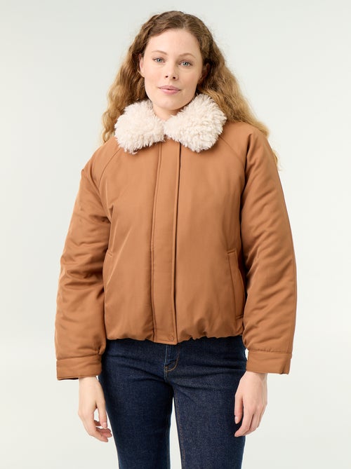 Blouson court avec col effet moutonné - Kiabi Blouson court avec col effet moutonné - Kiabi
