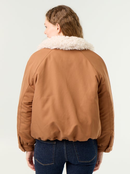 Blouson court avec col effet moutonné - Kiabi Blouson court avec col effet moutonné - Kiabi