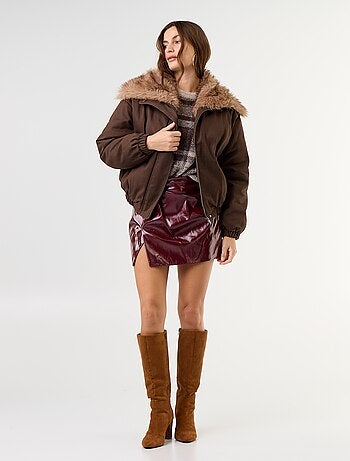 Blouson court avec col en fausse fourrure