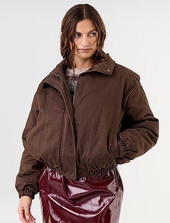 Blouson court avec col en fausse fourrure
