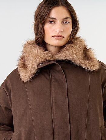 Blouson court avec col en fausse fourrure