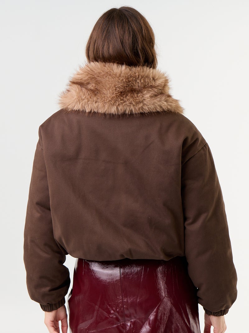 Blouson court avec col en fausse fourrure Marron - Kiabi