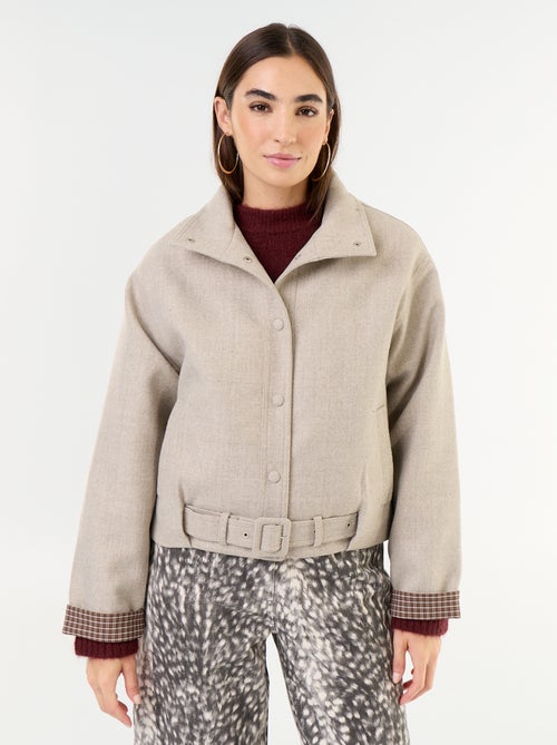 Blouson court effet lainage avec ceinture intégrée - Kiabi Blouson court effet lainage avec ceinture intégrée - Kiabi