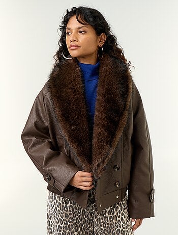 Blouson court en faux cuir avec col en fausse fourrure amovible