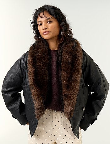 Blouson court en faux cuir avec col en fausse fourrure amovible