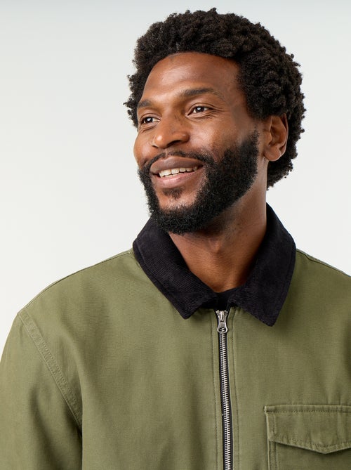 Blouson court zippé avec col contrasté en velours - Kiabi Blouson court zippé avec col contrasté en velours - Kiabi