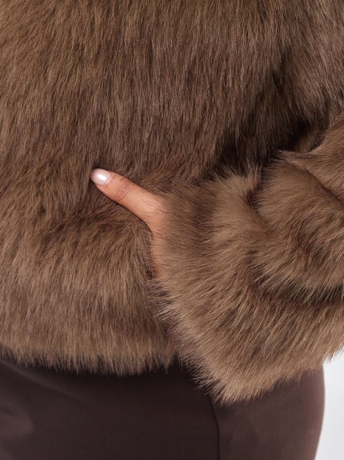 Blouson en fausse fourrure - Kiabi