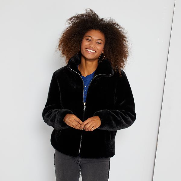 Blouson en fausse fourrure Femme noir Kiabi 30,00€ Blouson en fausse fourrure Femme noir Kiabi 30,00€