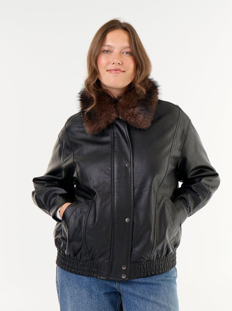 Blouson faux cuir oversize avec col en fausse fourrure amovible Noir - Kiabi