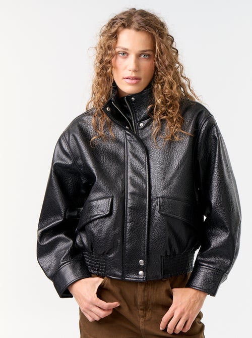 Blouson oversize en simili à col montant - Kiabi Blouson oversize en simili à col montant - Kiabi