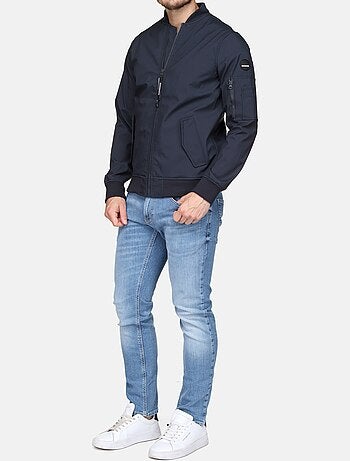 Blouson Paragoose Veste avec une doublure sans rembourrage.
Bord-côte poignets et taille
Coupe vent