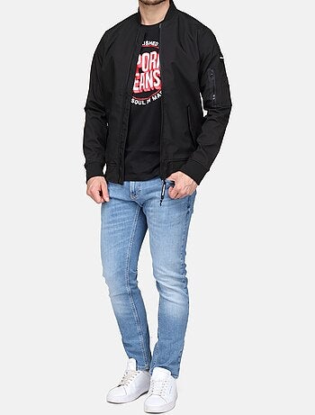 Blouson Paragoose Veste avec une doublure sans rembourrage.
Bord-côte poignets et taille
Coupe vent