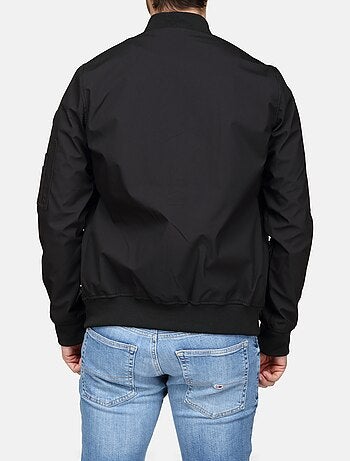 Blouson Paragoose Veste avec une doublure sans rembourrage.
Bord-côte poignets et taille
Coupe vent