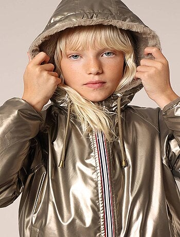 Blouson réversible métallisé et imitation fourrure pour fille
'Deeluxe'