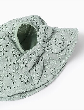 Bob en coton avec broderie anglaise