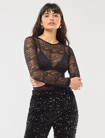 Body col rond en dentelles