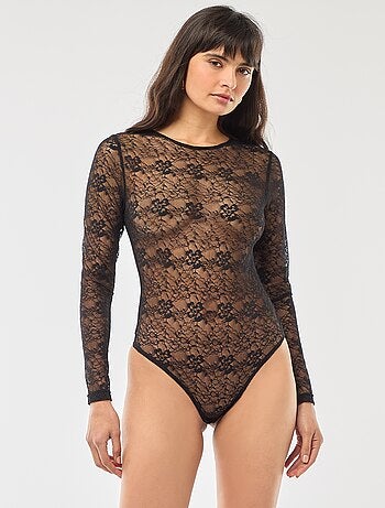 Body col rond en dentelles