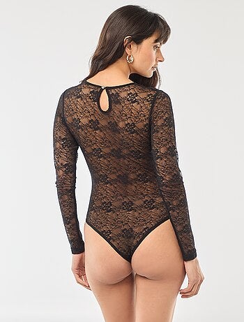 Body col rond en dentelles