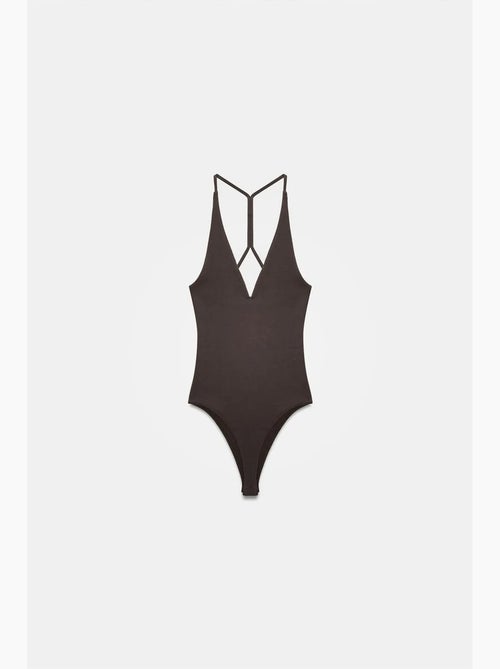 Body découpes col américain ajusté dilvin - Kiabi Body découpes col américain ajusté dilvin - Kiabi