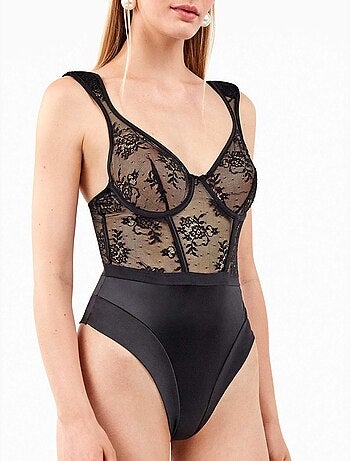 Body dentelle partout épaulettes