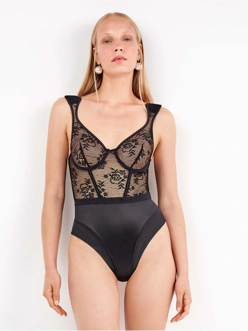 Body dentelle partout épaulettes - Kiabi Body dentelle partout épaulettes - Kiabi