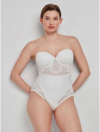 Body en dentelle à bretelles amovibles bonnets B et C