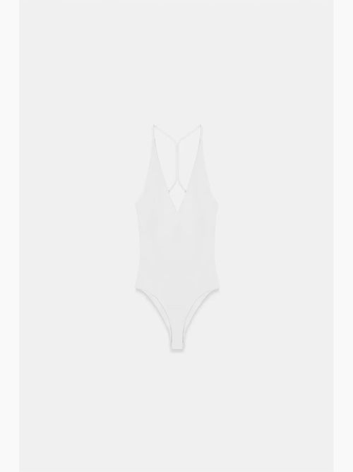 Body slim ajusté à col halter découpé dilvin - Kiabi Body slim ajusté à col halter découpé dilvin - Kiabi
