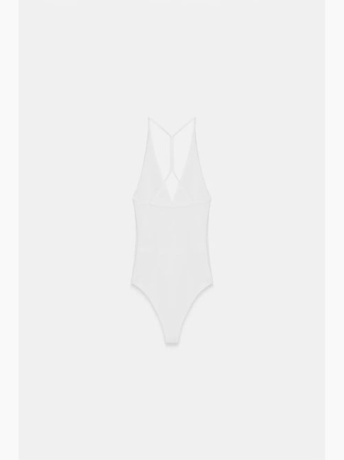 Body slim ajusté à col halter découpé dilvin - Kiabi Body slim ajusté à col halter découpé dilvin - Kiabi