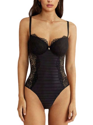 Body string Davinia