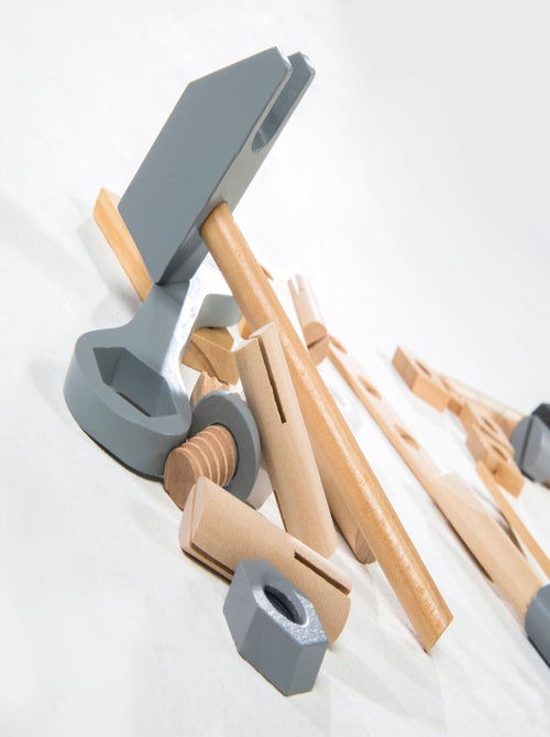 Boite à outils 22 pièces en bois pour enfant ROBA - Kiabi Boite à outils 22 pièces en bois pour enfant ROBA - Kiabi