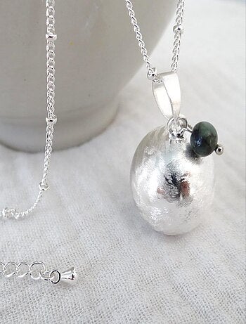 Bola de grossesse brossé argent, Mai Emeraude