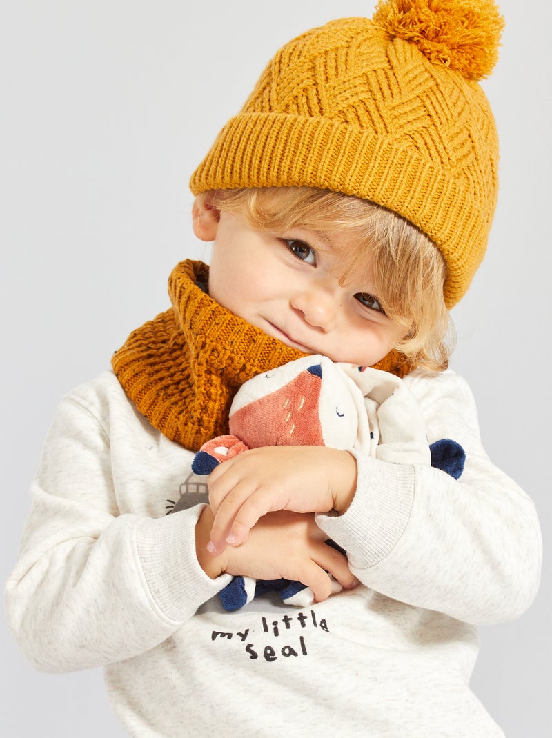 Bonnet avec pompon moutarde Kiabi