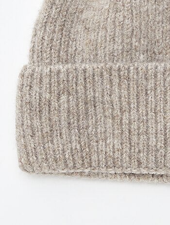 Bonnet côtelé avec revers
