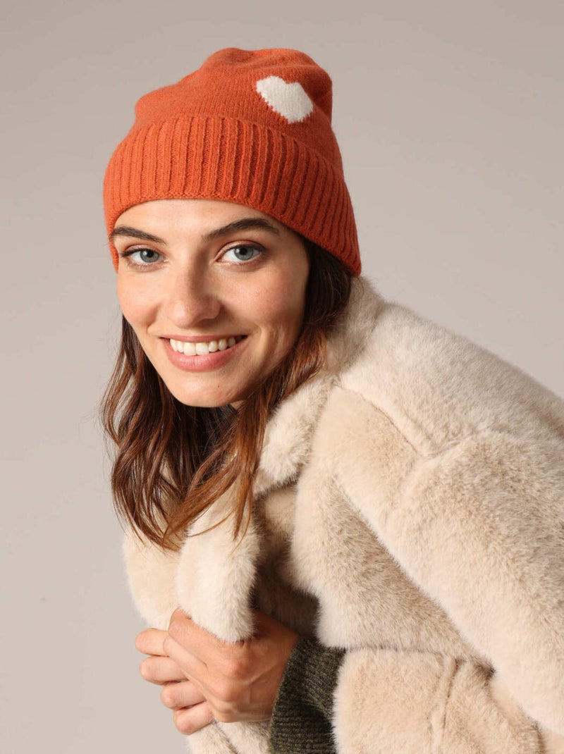 Bonnet côtelé en maille douce avec motif cœur contrasté
 'Deeluxe' Rouge brique - Kiabi