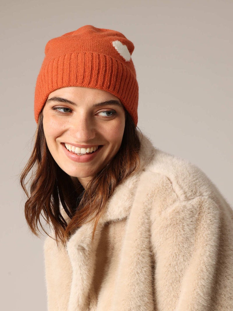 Bonnet côtelé en maille douce avec motif cœur contrasté
 'Deeluxe' Rouge brique - Kiabi