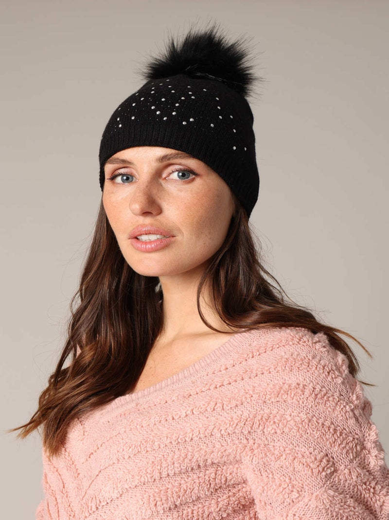 Bonnet côtelé orné de strass avec pompon imitation fourrure
 'Deeluxe' Noir - Kiabi
