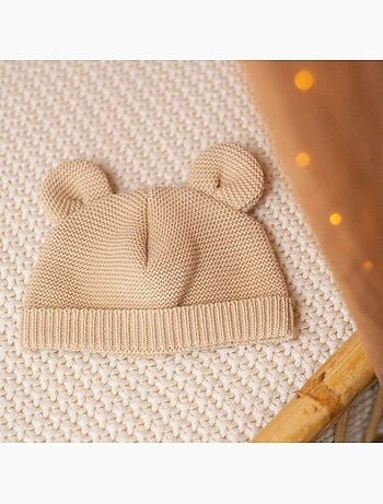 Bonnet En Maille Avec Des Petites Oreilles
