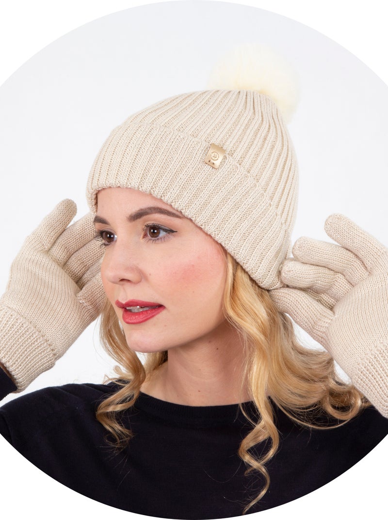 Bonnet en maille recyclée, chaud, doublé polaire recyclé, pompom imitation fourrure Beige - Kiabi