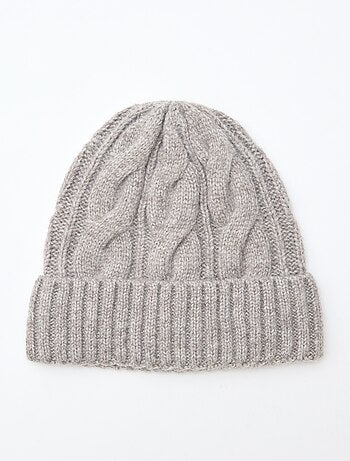 Bonnet en maille torsadée
