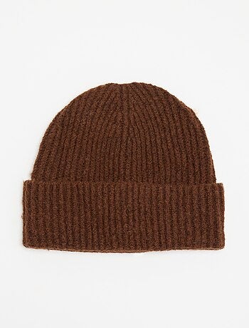 Bonnet en tricot côtelé