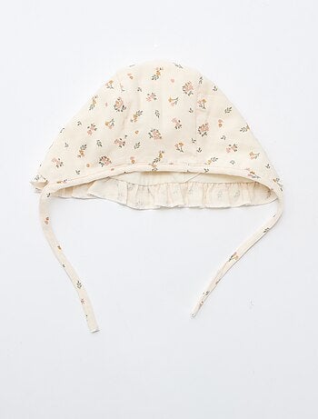 Bonnet forme béguin à fleurs
