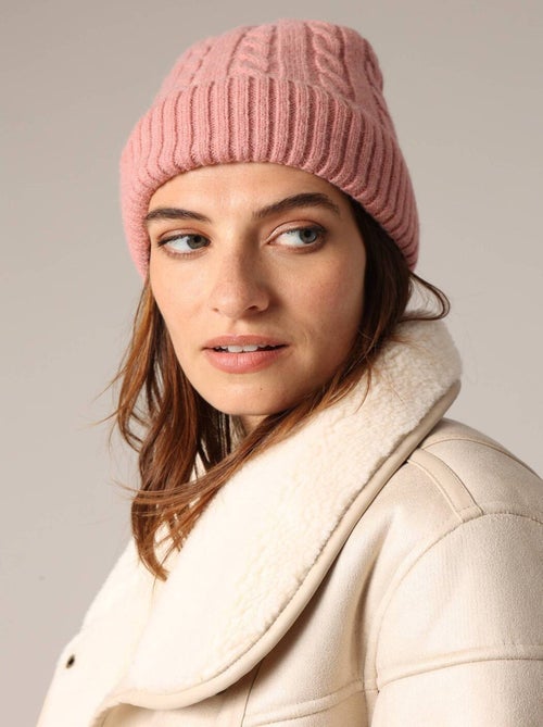 Bonnet torsadé en maille avec large revers côtelé
 'Deeluxe' - Kiabi